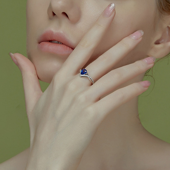 Ženski otvoreni prsten s kap oblikom simuliranog safira, bakar, pozlaćeni cirkon – Carlochis