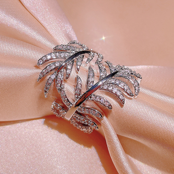 Gyűrű: sárgaréz + fehér acél, levél alakú gyémánt berakás, KYZC KYRA0180, geometriai stílus, elektroplakolás