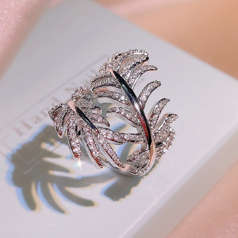 Gyűrű: sárgaréz + fehér acél, levél alakú gyémánt berakás, KYZC KYRA0180, geometriai stílus, elektroplakolás