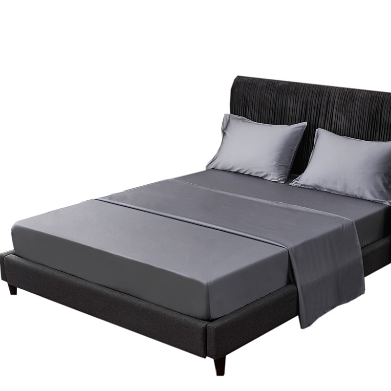 Četverodijelni set posteljine od Tencela, boja tkanina; uključuje prilagođenu plahutu, ravnu plahutu, navlaku za pokrivač i jastučnice