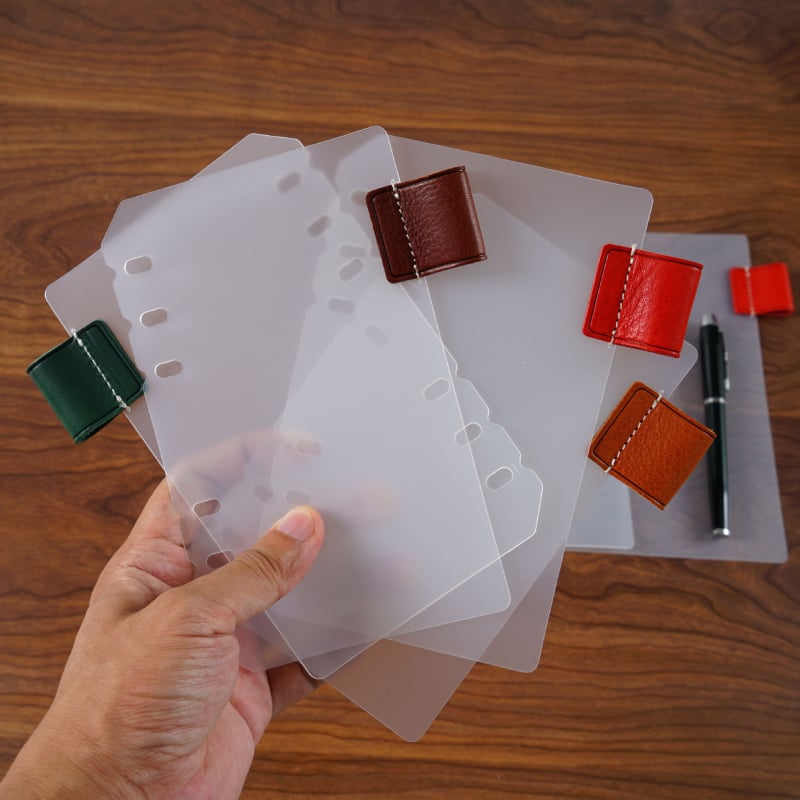 Kožni umetak za olovku s prozirnim PP stranicama, univerzalni šestotvorni registrator, kapacitet 1 list, prilagodljiv logotip