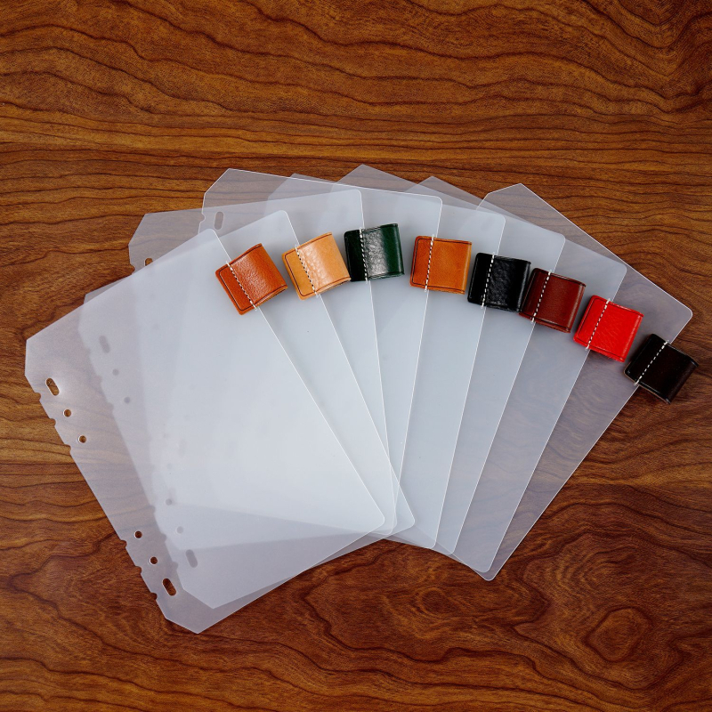 Kožni umetak za olovku s prozirnim PP stranicama, univerzalni šestotvorni registrator, kapacitet 1 list, prilagodljiv logotip