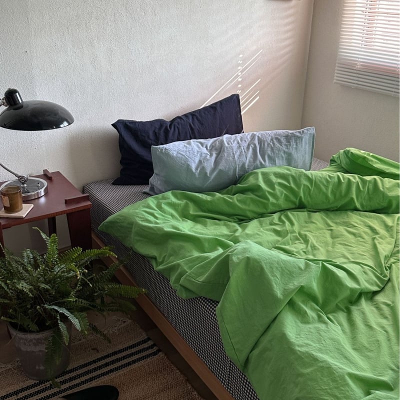 Četverodijelni set posteljine od 100% pamuka, quilted, reactive bojanje, moderni minimalistički stil