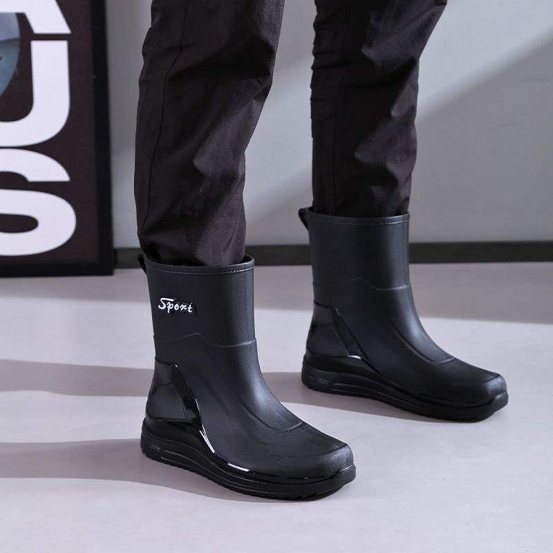 Muške kišne čizme, vodootporne, protuklizne, otporne na habanje, srednje visine, gornji dio od plastike, gumena potplata, za jesen i zimu