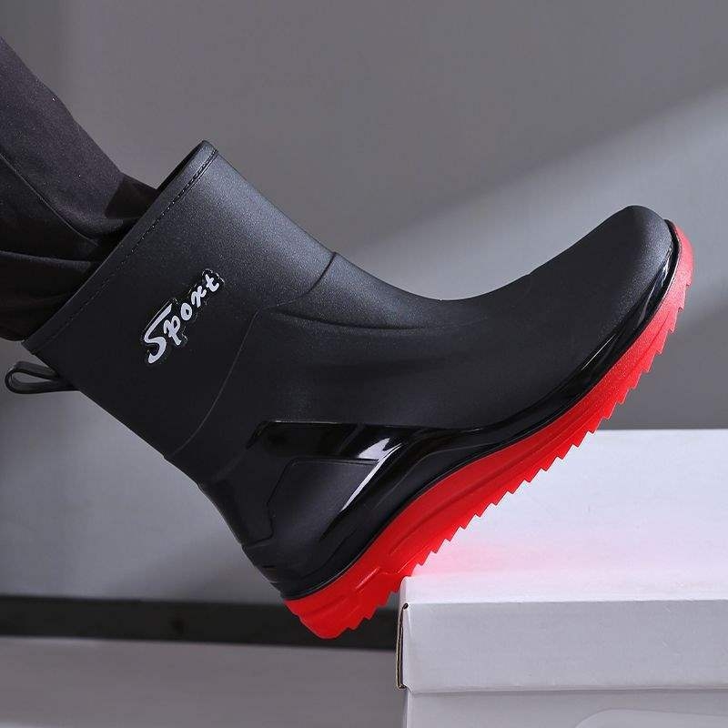 Muške kišne čizme, vodootporne, protuklizne, otporne na habanje, srednje visine, gornji dio od plastike, gumena potplata, za jesen i zimu