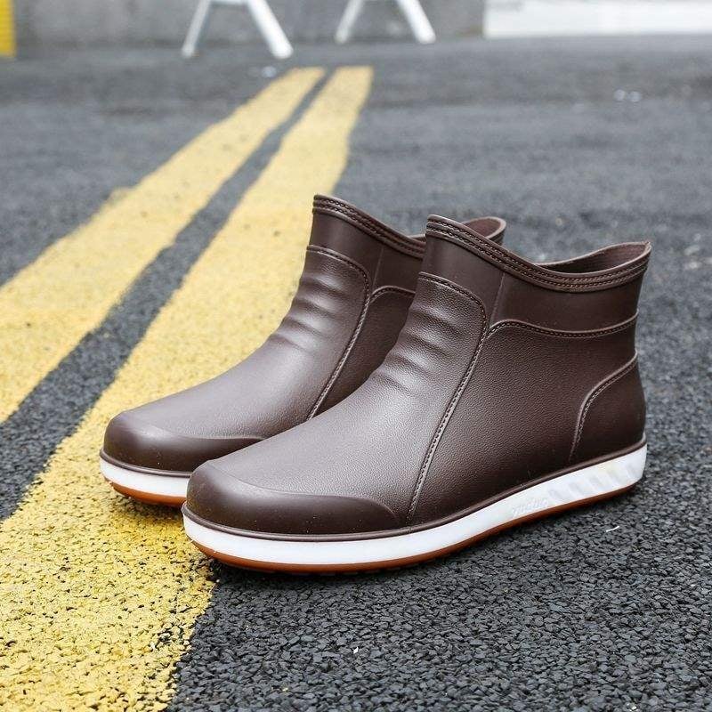 Muške kišne čizme, vodootporne, protuklizne, otporne na habanje, srednje visine, gornji dio od plastike, gumena potplata, za jesen i zimu