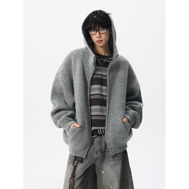 Мъжки дебел вязан кардиган с качулка и двойна ципа – свободна кройка, брусиран финиш