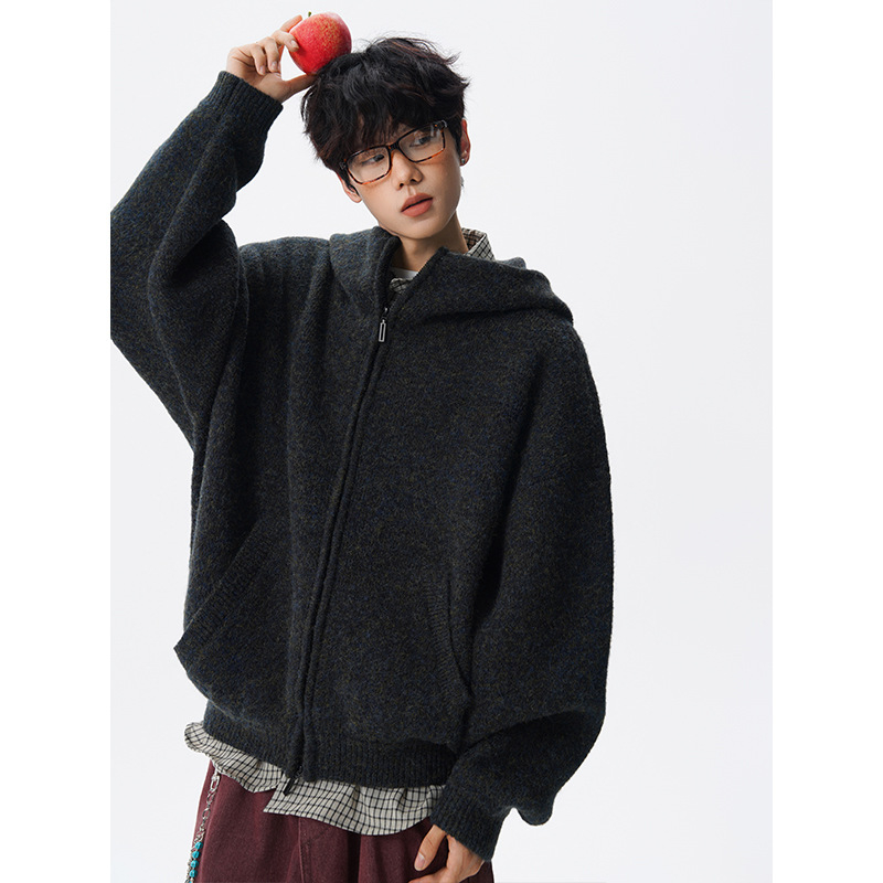 Мъжки дебел вязан кардиган с качулка и двойна ципа – свободна кройка, брусиран финиш