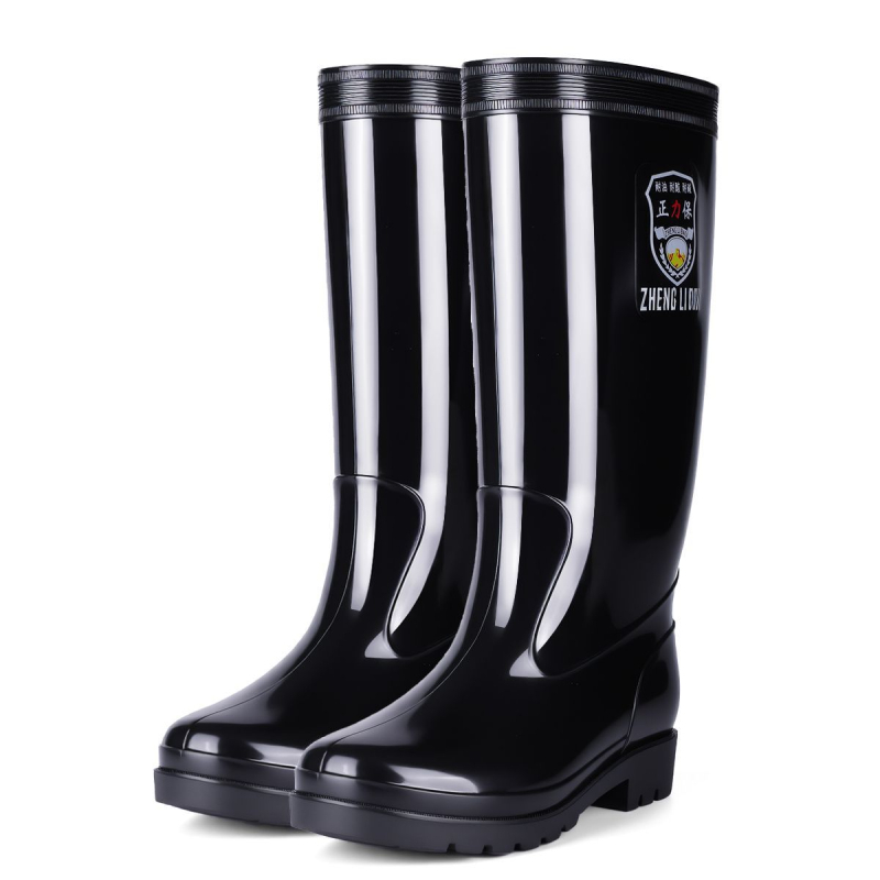 Kišne čizme s PVC gornjim dijelom, potplata od telećih tetiva, niski cjevni dizajn, mrežasta podstava, niska peta 1–3 cm