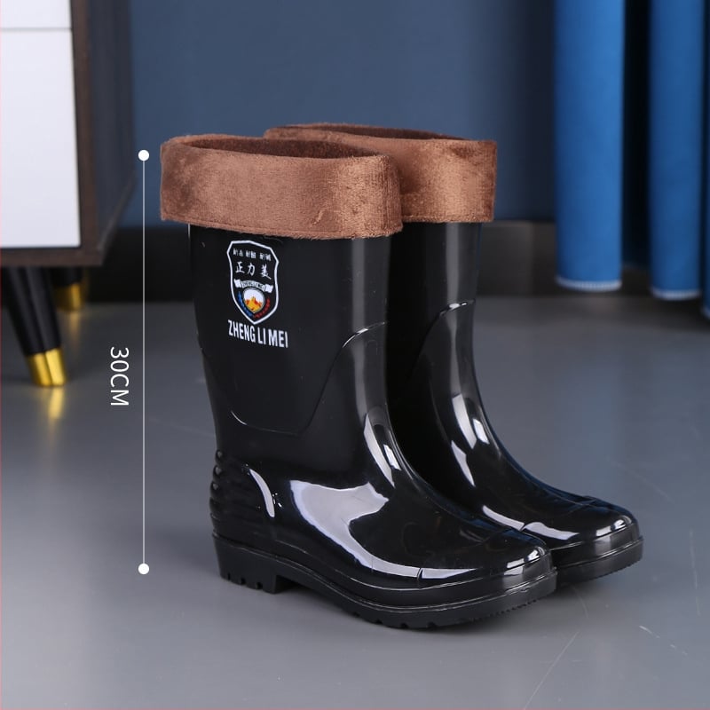 Kišne čizme s PVC gornjim dijelom, potplata od telećih tetiva, niski cjevni dizajn, mrežasta podstava, niska peta 1–3 cm