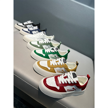 Unisex tenisice za skateboard s gornjim dijelom od prave kože, okrugli vrh, gumeni potplat šivan, vezanje na pertle, uzorak s slovima