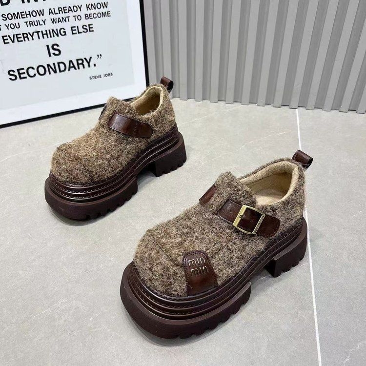 Ženske loaferice od vunene tkanine s kopčom u obliku slova, dubok otvor, pliš unutarnja stran, gumena potplata, visok potpetica 6–8 cm