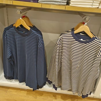 Тениска с памучно-смесена материя, райета, кръгла яка, дълги ръкави, свободен силует