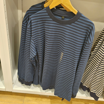 Тениска с памучно-смесена материя, райета, кръгла яка, дълги ръкави, свободен силует