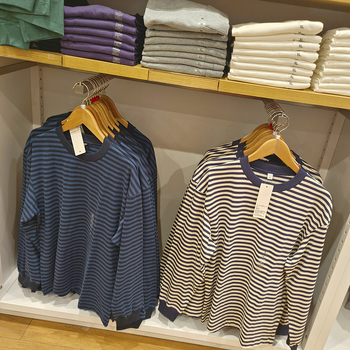 Тениска с памучно-смесена материя, райета, кръгла яка, дълги ръкави, свободен силует