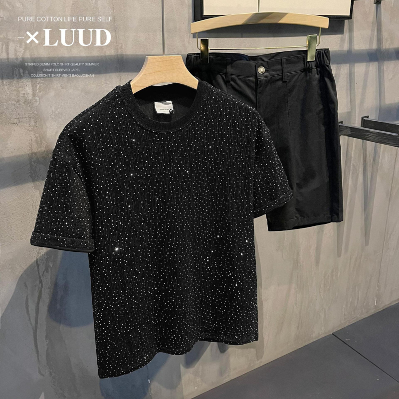 Тениска с кристали, геометричен принт, слим кройка, къс ръкав, копринена материя