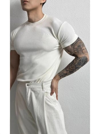 Мъжка тениска с тясна кройка, къс ръкав, влагоотвеждащ полиестер, кръгло деколте, бързосъхнеща