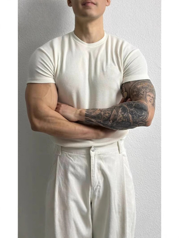 Мъжка тениска с тясна кройка, къс ръкав, влагоотвеждащ полиестер, кръгло деколте, бързосъхнеща