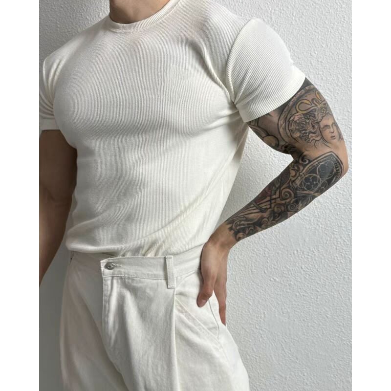 Мъжка тениска с тясна кройка, къс ръкав, влагоотвеждащ полиестер, кръгло деколте, бързосъхнеща