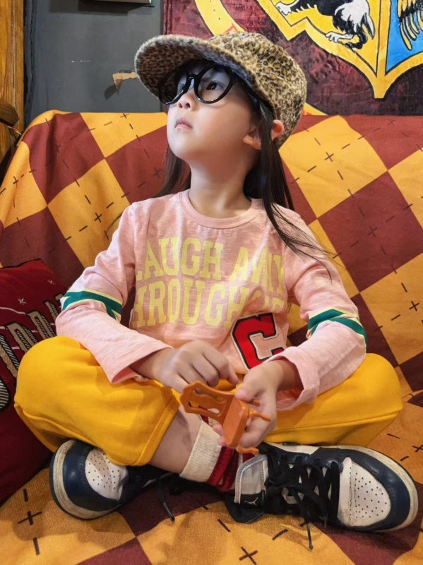 Dječja majica s dugim rukavima od slub pamuka s ušivenim cartoon motivom, okrugli izrez, za djevojčice 3–8 godina, jesen 2025