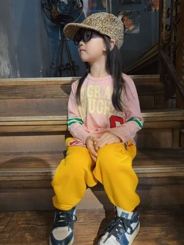 Dječja majica s dugim rukavima od slub pamuka s ušivenim cartoon motivom, okrugli izrez, za djevojčice 3–8 godina, jesen 2025