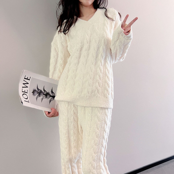 Dvodijelni veluru pijama set s V-izrezom, debeli, 301–350 g/m2, 100% poliester