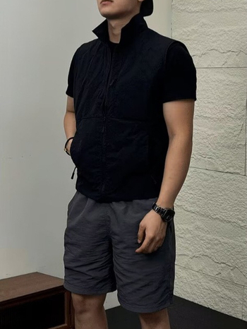 Спортен жилет, свободна кройка, 100% полиестер, еднотонен модел, странични джобове