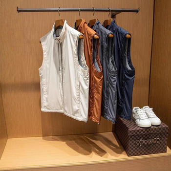 Ανδρικό γιλέκο slim-fit με στάντ κολάρο, φερμουάρ, λεπτό πολυεστερικό μείγμα, πλαϊνά τσέπες