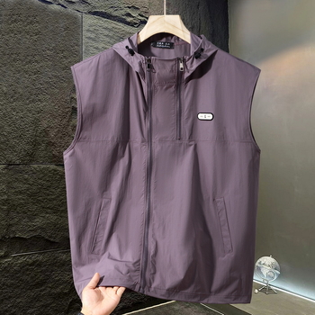 Oversized тениска, полиестер, едноцветен модел, свободна кройка, тънка материя, лято 2025