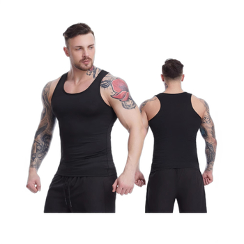 Спортна безръкавка с кръгла яка, тясно прилепване, 95% полиестер.