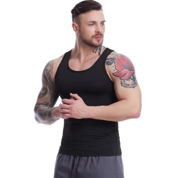 Спортна безръкавка с кръгла яка, тясно прилепване, 95% полиестер.