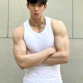 I-образна мъжка спортна жилетка – лека, дишаща, попиване на потта, Slim-fit, полиестер Milk Silk материя, едноцветен модел, подходяща за всички сезони