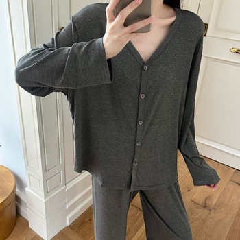 Női modal pizsama szett kardigánnal, hosszú ujjú felsővel és hosszú nadrággal, 100% modal, vékony anyag, V-nyak, 161–180 g/m²