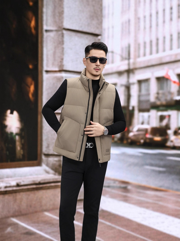 Muško down vest od najlona Milk Silk s visokim ovratnikom i zatvaračem, punilo od bijelog patka perja