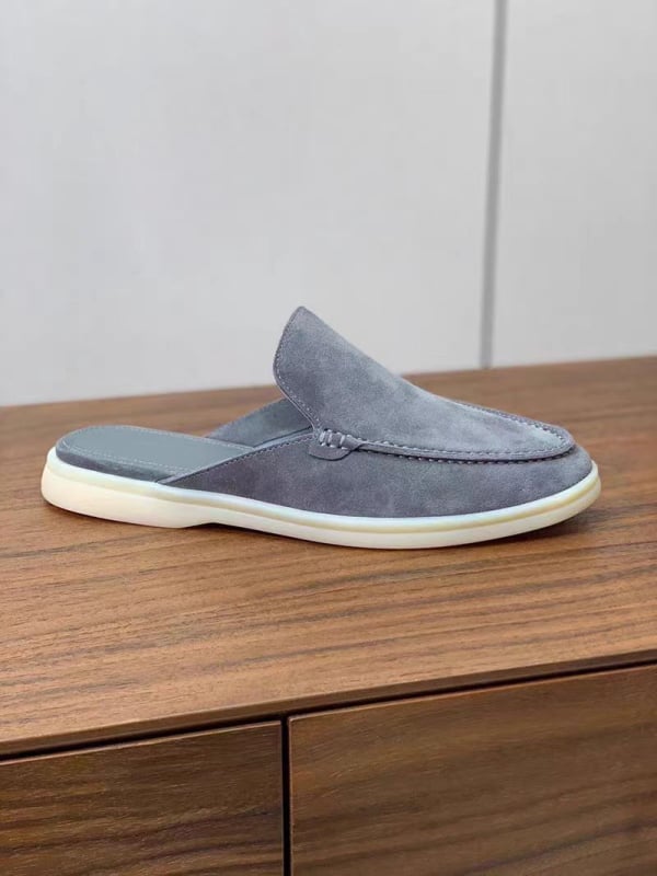 Férfi slip-on papucs juhbőr felsővel és szarvasmarha-ín talppal, sík dizájn, 2025 tavasz