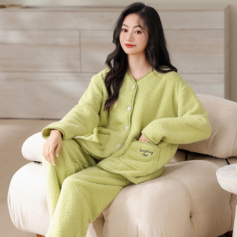 Set de pijamale din poliester, grosime 251–300 g/m², cardigan cu guler în V și mâneci lungi, include pantaloni