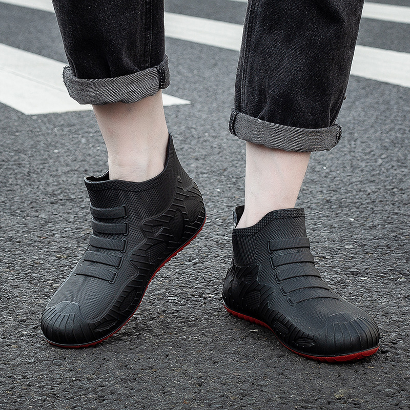 Muške kratke kišne cipele – vodootporne, PVC gornji dio, mrežasta podstava, slip-on