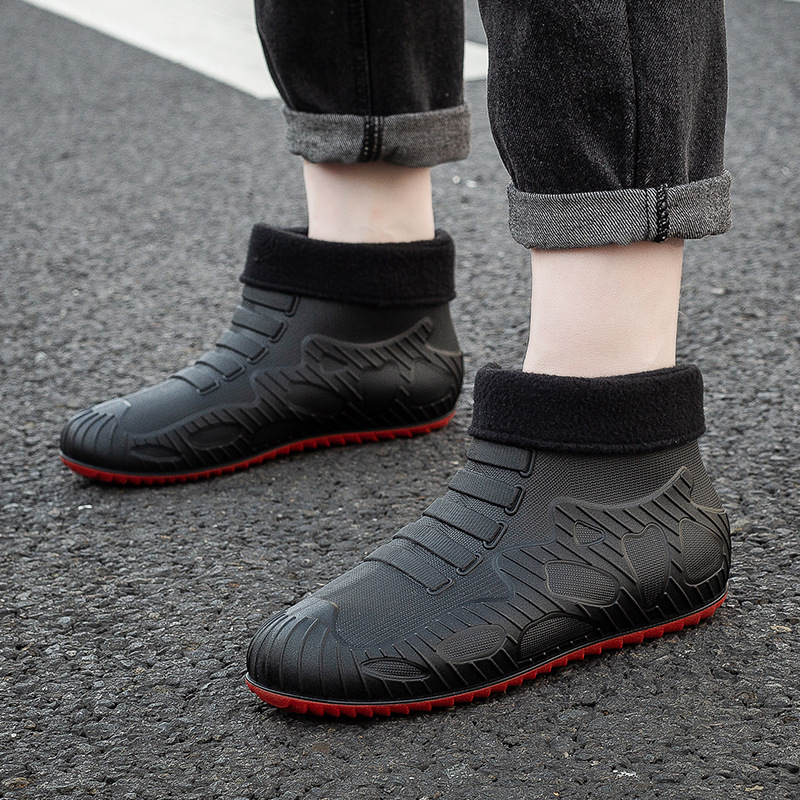 Muške kratke kišne cipele – vodootporne, PVC gornji dio, mrežasta podstava, slip-on