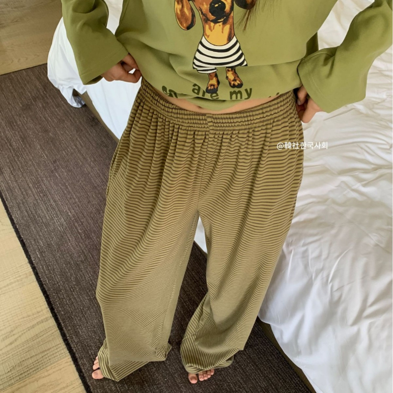 Set de pijamale în stil coreean cu imprimeu cu câine desenat, top pulover cu guler rotund și pantaloni lungi, poliester de greutate medie (181–200 g/m²), potrivit pentru iarnă, primăvară și toamnă