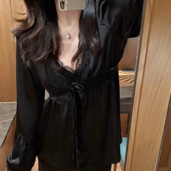 Set de pijama din trei piese, din ice silk, cu inserții pentru bust, cardigan în stil franțuzesc, decolteu în V, mâneci lungi