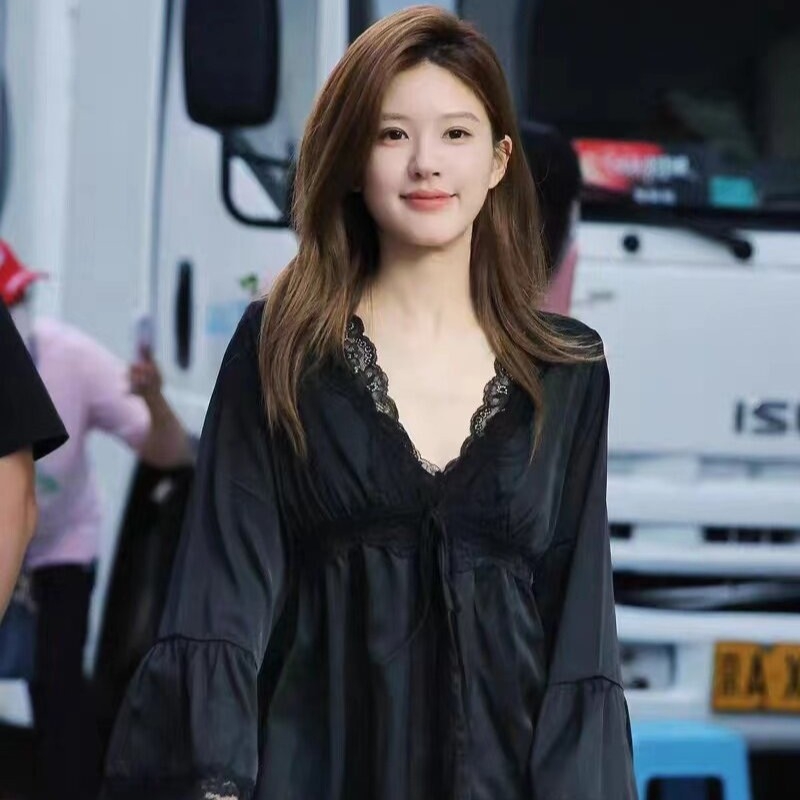 Set de pijama din trei piese, din ice silk, cu inserții pentru bust, cardigan în stil franțuzesc, decolteu în V, mâneci lungi