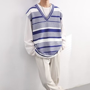 Ανδρικό πλεκτό γιλέκο με V-λαιμό, ριγέ, χαλαρή εφαρμογή, διπλής σειράς κουμπώματα, πολυεστερική ανάμιξη