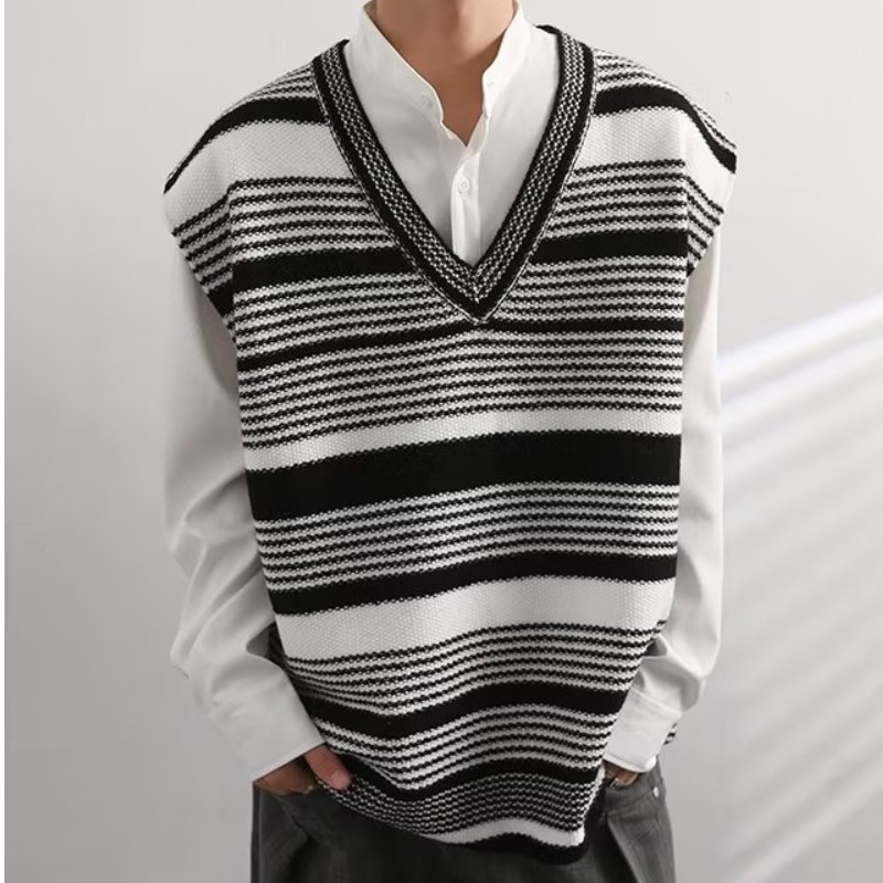 Ανδρικό πλεκτό γιλέκο με V-λαιμό, ριγέ, χαλαρή εφαρμογή, διπλής σειράς κουμπώματα, πολυεστερική ανάμιξη