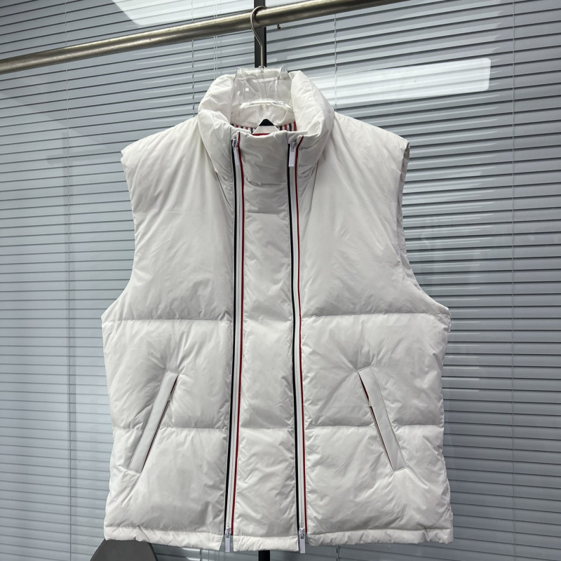 Muški down vest s visokim ovratnikom, dvosmjerni zatvarač, stražnja traka s prugom, toplo i udobno za zimu
