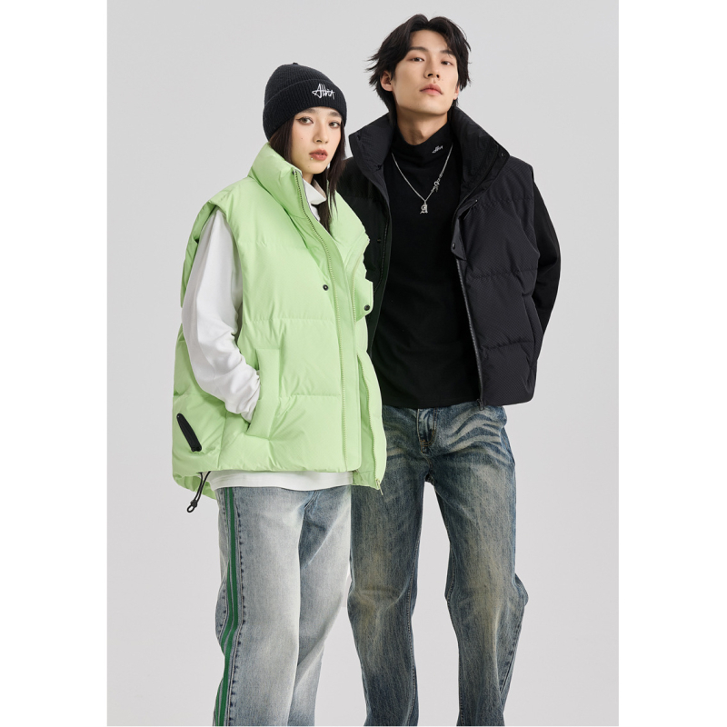 Unisex puffer vesta s stojećim ovratnikom, široki kroj, punjenje 150–200 g bijelog patka perja, 61–65% perja