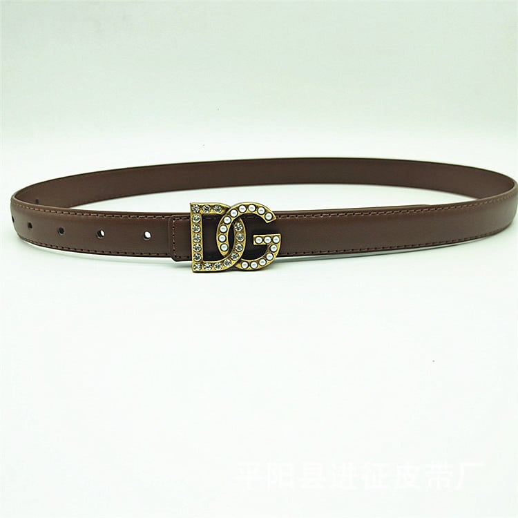 Дамски колан от естествена кожа, двуслоен, с гладка катарама от сплав и буква, украсена с камъни, ширина 2–4 см, стил минималистичен, елегантен и ежедневен