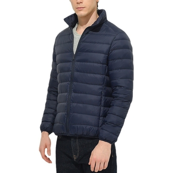 Muška jakna od perja, 80–85% sivog guščjeg perja, vanjski najlon 95%, stojeći ovratnik, prednji zip, lagana zaštita od hladnoće (-5°C do 0°C)