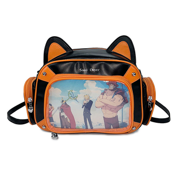 Crossbody ruksak u street fashion stilu od PU materijala, podstava od poliestera, zatvaranje zipom, pretinac za telefon