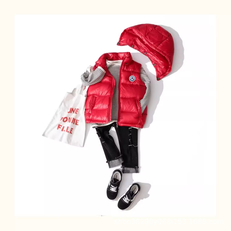 Παιδικό γιλέκο από πούπουλα πάπιας με αποσπώμενη κουκούλα, κοντό μήκος, φερμουάρ