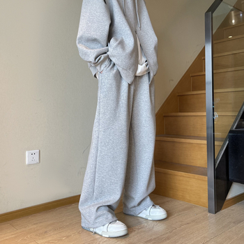 Muške sportske hlače ravnog kroja, mješavina poliester-bavlna, srednje niski pojas, za sve sezone